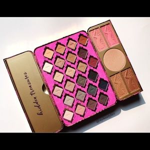 Tarte delight holiday treasure collection palette